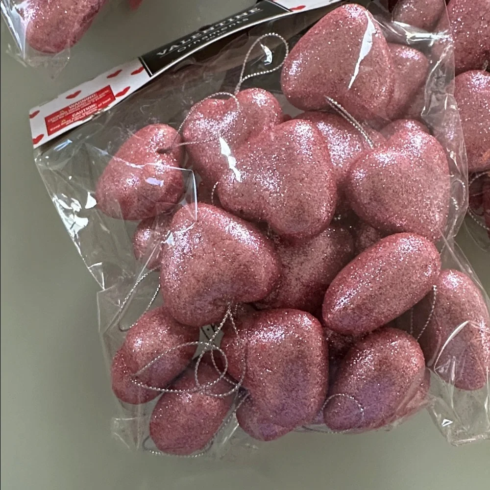 🌸NEW 100 Pieces Valentines Pink Heart Ornaments